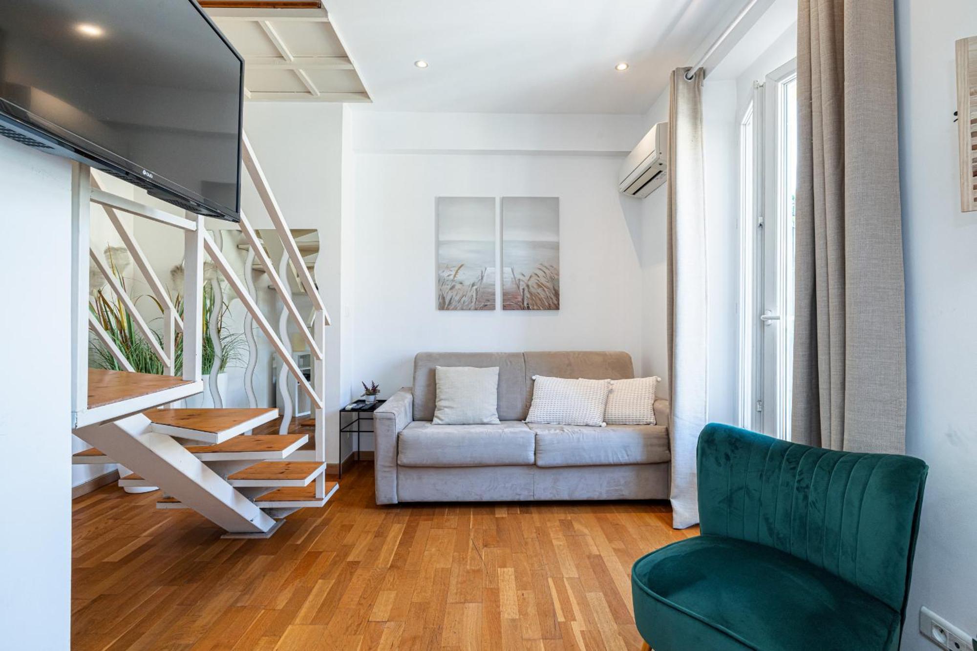 Massena Street - 1 Bdr Duplex With Ac & Parking Appartement Nice